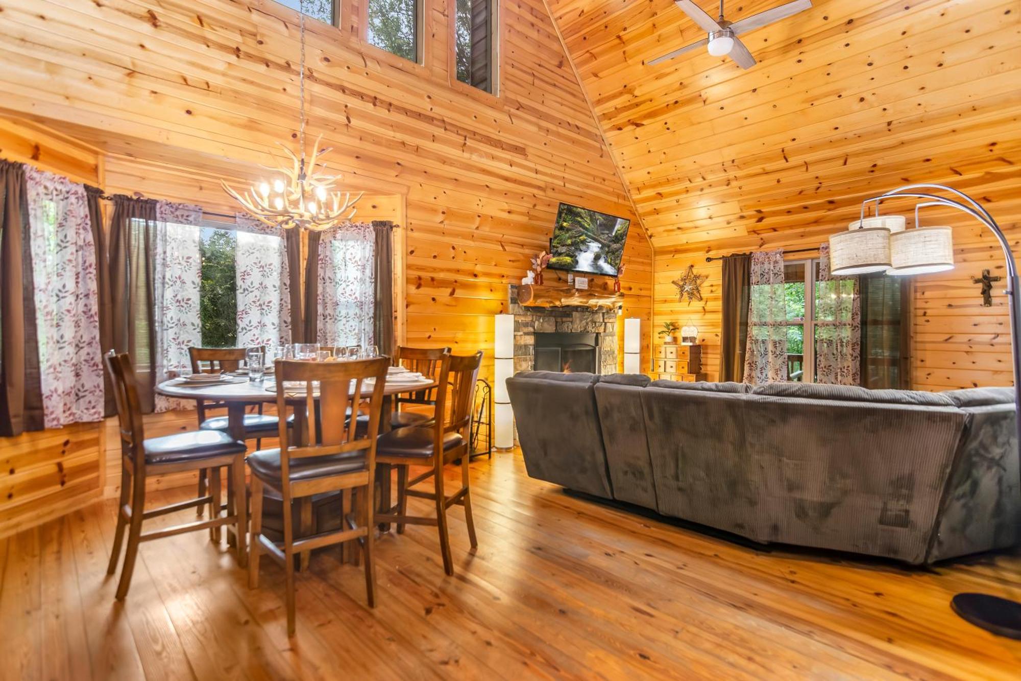 Amazing Creek View Cabin W/ Hot Tub, Firepit & Pool Table Елліджей Екстер'єр фото